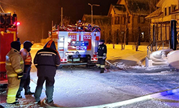 Пожарные Ханты-Мансийска потушили огонь в жилом доме