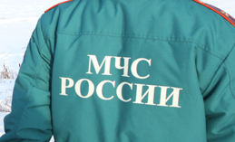 Спасатели эвакуировали четверых мужчин с озера Мухрино