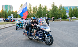 Автомотопробег в честь Дня Государственного флага РФ