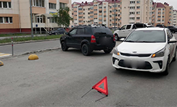 В Ханты-Мансийске сбили ехавшую на самокате девочку