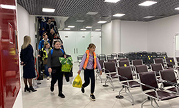 В Ханты-Мансийск прибыл спецрейс с эвакуированными из Донбасса