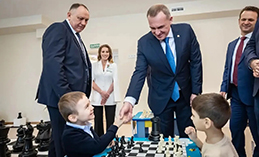 Максим Ряшин поздравил губернатора Югры с Днём рождения