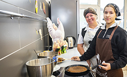 В городских школах открыли фестиваль «Русская кухня»
