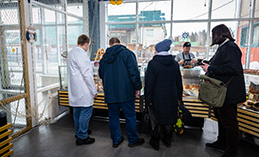 Рыбокомбинат «Ханты-Мансийский» открыл магазин на рынке «Лукошко»