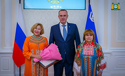 Руслан Кухарук вручил югорчанам премию имени Ювана Шесталова