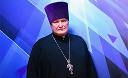 «Силы черпаю в молитве». Почему люди идут в церковь?