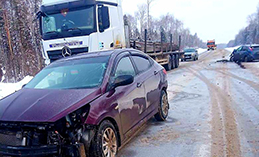 Югорчанин пострадал в ДТП с грузовым автомобилем