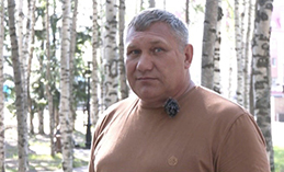«Настроение боевое». Владимир из Казахстана подписал контракт в Югре