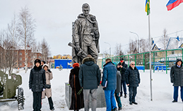 В Ханты-Мансийске открыли обновлённый памятник Солдату ВОВ
