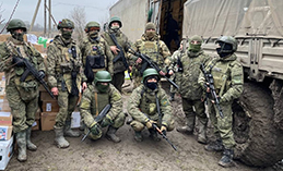 «Единая Россия» доставила на Донбасс «Посылки из дома» 