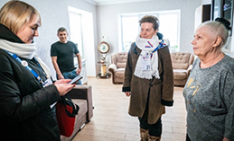 Наталья Комарова лично пригласила югорчан на выборы Президента
