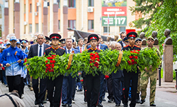 В День памяти и скорби хантымансийцы возложили цветы у Мемориала Славы