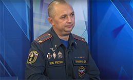 Начальник отдела надзорной деятельности и профилактической работы Денис Белозерцев
