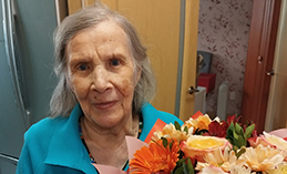 Ветеран ВОВ из Ханты-Мансийска отметила 95-летний юбилей