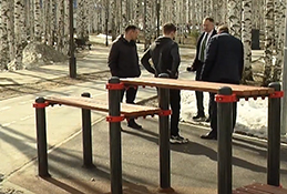 «Единая Россия» проверила парк Бориса Лосева