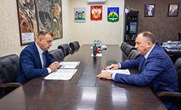 Максим Ряшин встретился с участником «Героев Югры» Евгением Соловьёвым