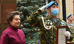 В Ханты-Мансийске торжественно открыли памятник героям ВДВ Василию и Александру Маргеловым 