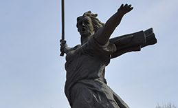 Потомкам героев. Копия триптиха «Меч Победы» в Ханты-Мансийске