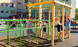 В микрорайоне «Учхоз» появилась новая детская площадка 