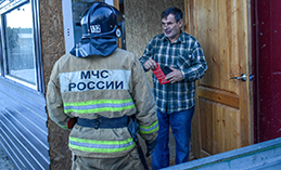 Спасатели Ханты-Мансийска проводят противопожарные рейды по частному сектору