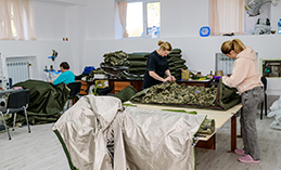 Дело чести. Волонтёры шьют изделия для нужд фронта