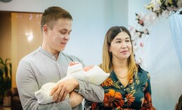 В отделе ЗАГС Администрации Ханты-Мансийска прошла торжественная церемония имянаречения маленькой Виктории