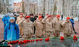 В Ханты-Мансийске возложили цветы в память о геноциде советского народа 