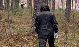 Хантымансийские спасатели нашли потерявшегося в лесу мальчика