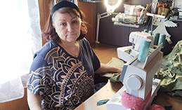 Семья хантымансийцев организовала дома цех по пошиву одежды для бойцов 