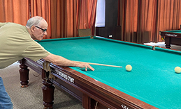 Пенсионеры Ханты-Мансийска поучаствовали в соревнованиях по бильярду