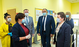 Наталья Комарова оценила готовность школ Ханты-Мансийска к началу учебного года