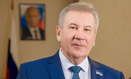 Борис Хохряков поздравляет югорчан с Днём России