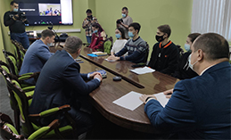 Врачи ОКБ провели лекцию о вакцинации от COVID-19 для студентов