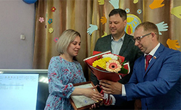 Депутаты поздравили соцработников с профессиональным праздником