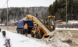 Свыше 800 тыс. кубометров снега вывезено на полигон с начала зимы