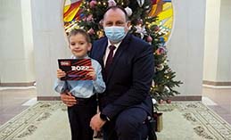 Максим Ряшин исполнил новогоднюю мечту маленького хантымансийца
