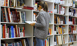 Книги в библиотеках Ханты-Мансийска проходят трёхдневный «карантин» после читателей