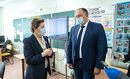 Наталья Комарова оценила программы Межшкольного учебного комбината Ханты-Мансийска