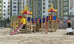 В Ханты-Мансийске на улице Югорская появится новая детская площадка