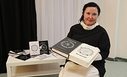 «Я – Луна. Я – Солнце». Книгу-перевёртыш презентовали в Ханты-Мансийске