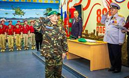 Новобранцы школы ДОСААФ дали торжественную клятву на верность Родине