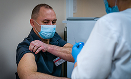«Микс» инфекций перенести тяжело. Почему важна вакцинация?