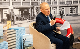 В Ханты-Мансийске презентовали книгу о речниках-путейцах Югры