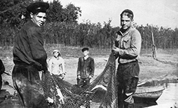 Труд во имя Победы. Вырезки из «Сталинской трибуны» 