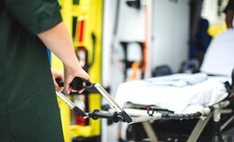 Сургутские врачи спасли ребёнка, выпавшего из окна