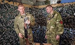Югорчане могут поздравить военнослужащих с Днём Героев Отечества