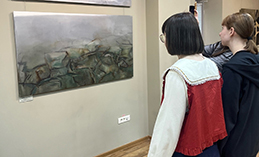 В Ханты-Мансийске открылась выставка художника Евгения Шелепова