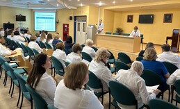 Отчет о деятельности ОКБ за 2024 год коллективу и членам общественного совета представила главный врач Елена Кутефа 