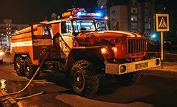 В Ханты-Мансийске загорелся жилой балок