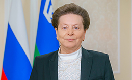 Наталья Комарова поздравила югорчан с Днём образования округа
